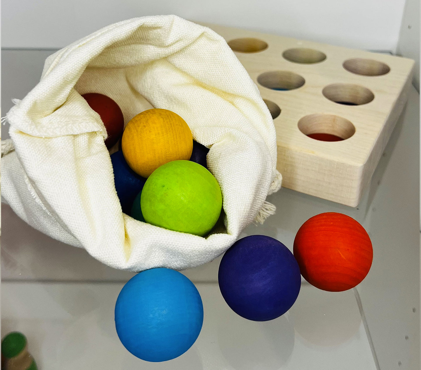 Set 6 palline colorate con base in legno