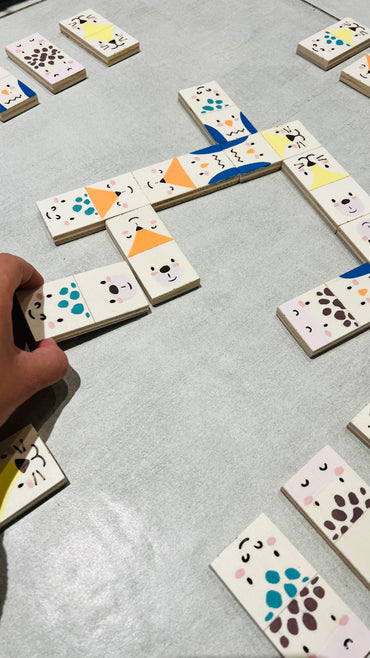 Domino in Legno Dipinto a Mano